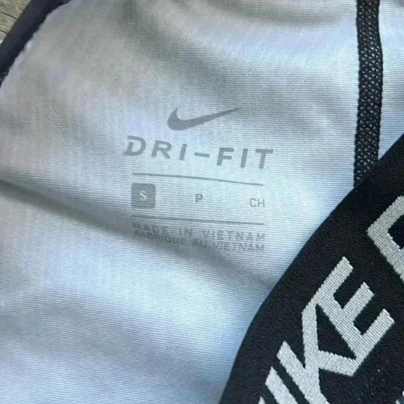 🌸4/$30🌸nike | DRI Patterned Crop Leggings - Picture 7 of 11